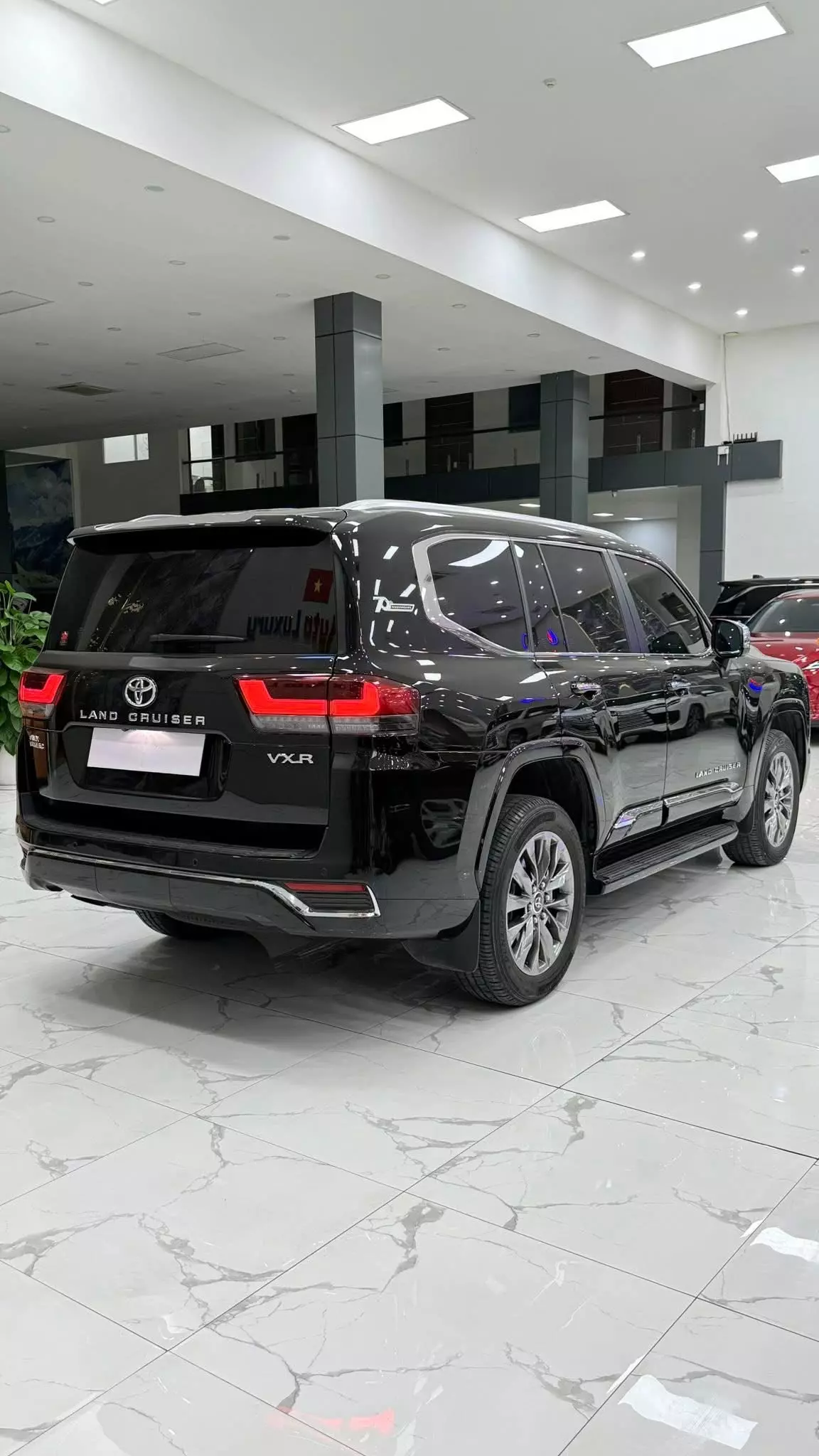 Toyota Land Cruiser LC300 2024 siêu lướt 8000 Km, lên full Trung Đông-4