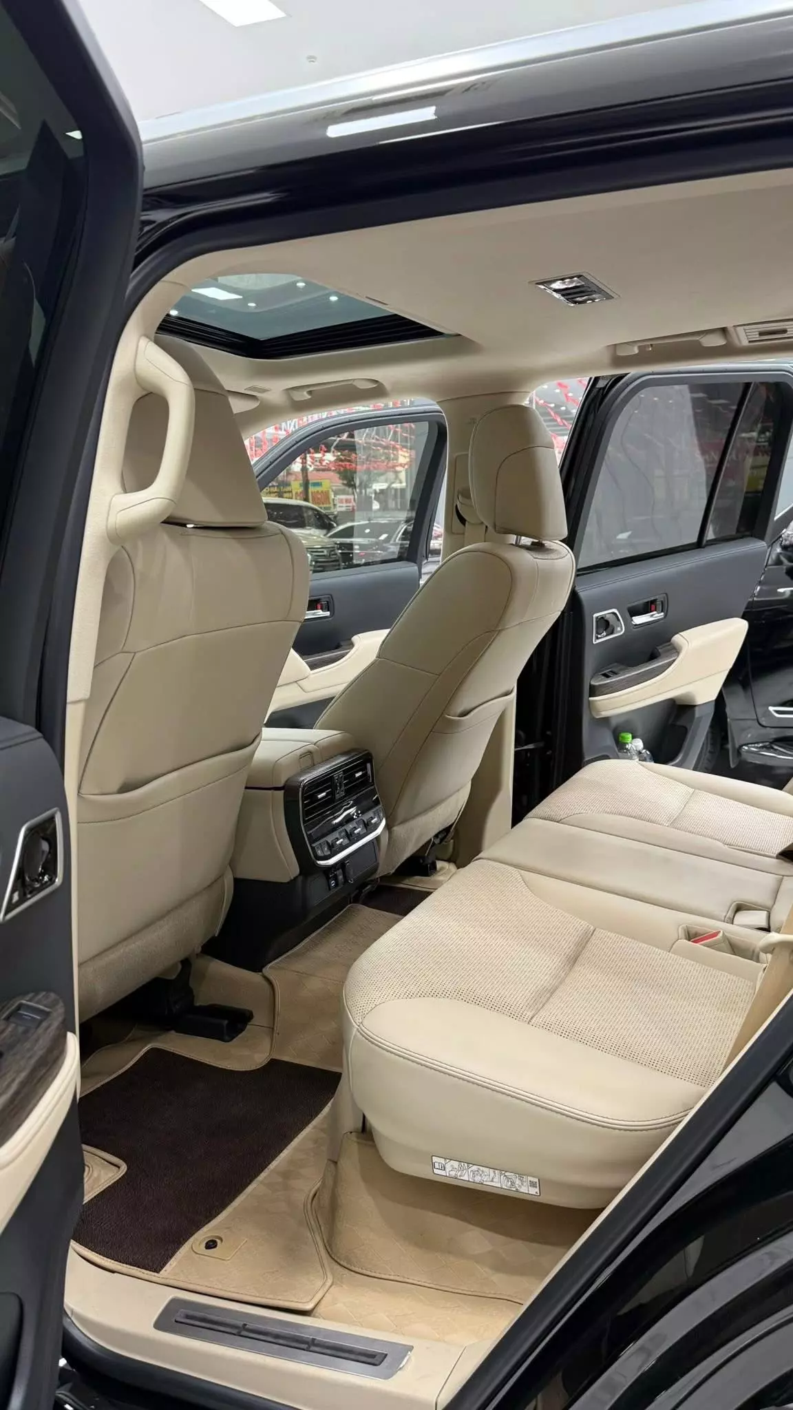 Toyota Land Cruiser LC300 2024 siêu lướt 8000 Km, lên full Trung Đông-7