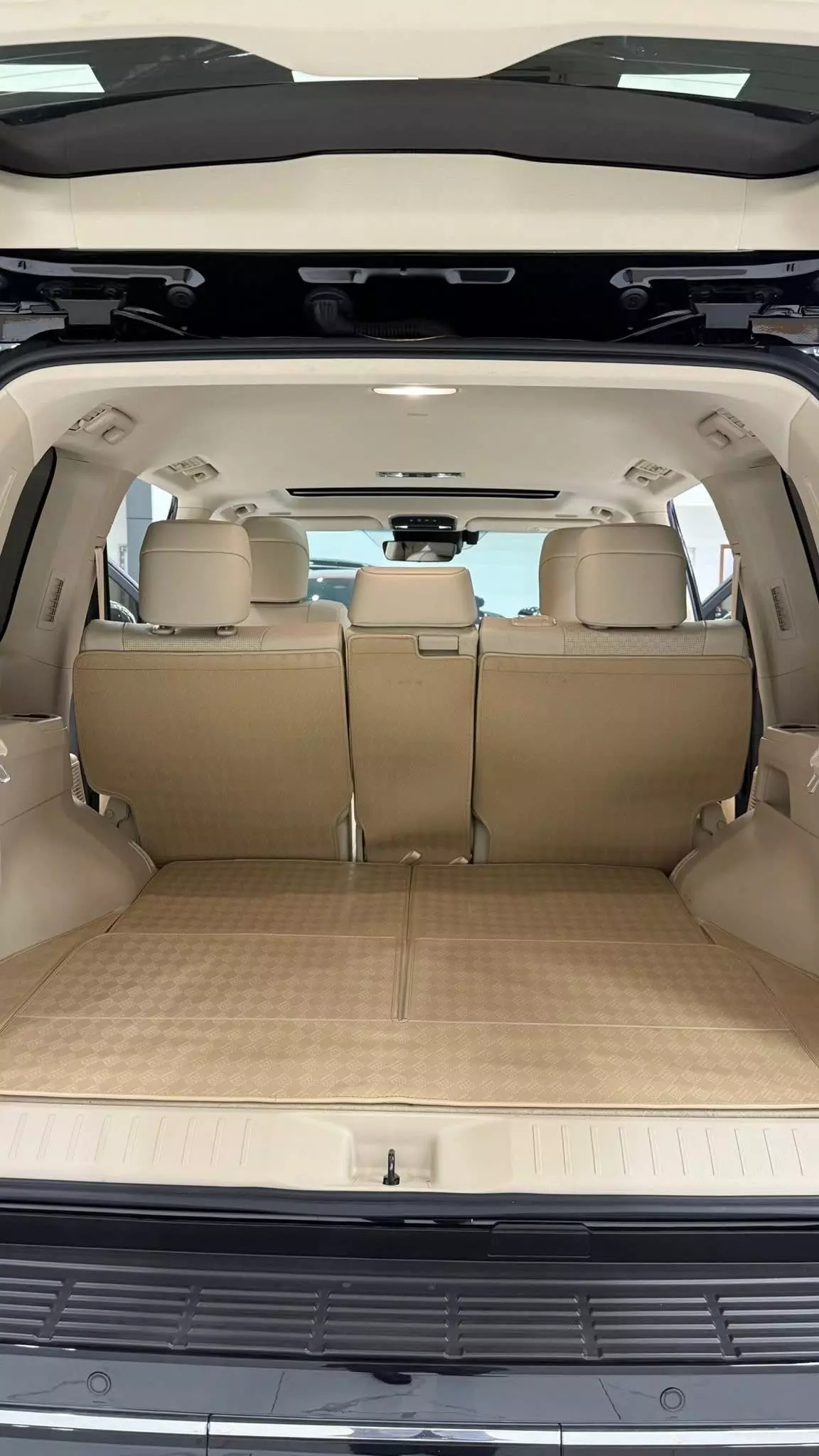 Toyota Land Cruiser LC300 2024 siêu lướt 8000 Km, lên full Trung Đông-8