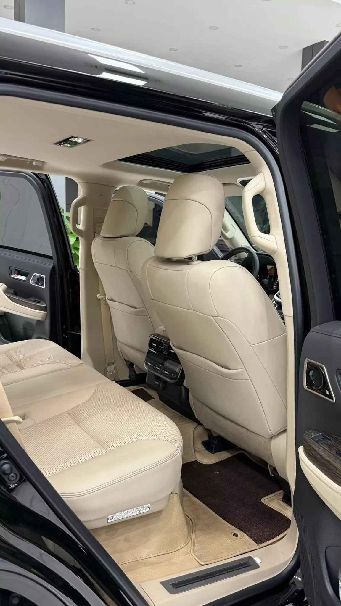 Toyota Land Cruiser LC300 2024 siêu lướt 8000 Km, lên full Trung Đông-10