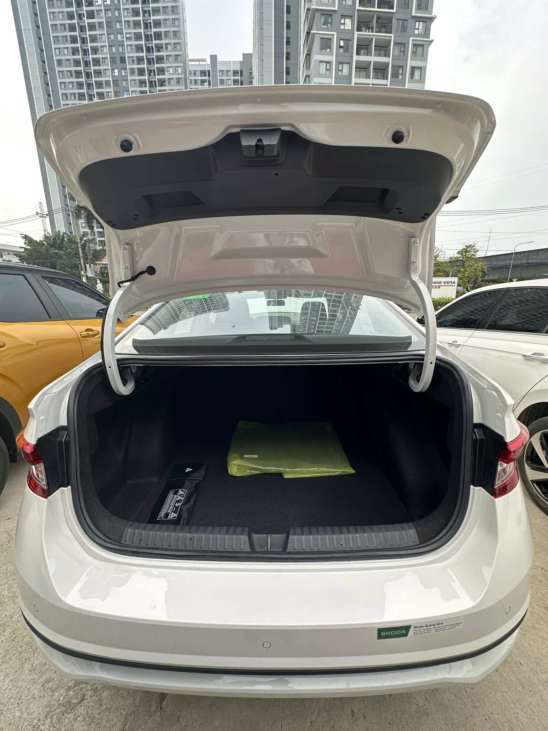 Chính chủ bán xe Slavia số sàn sx năm 2025-0