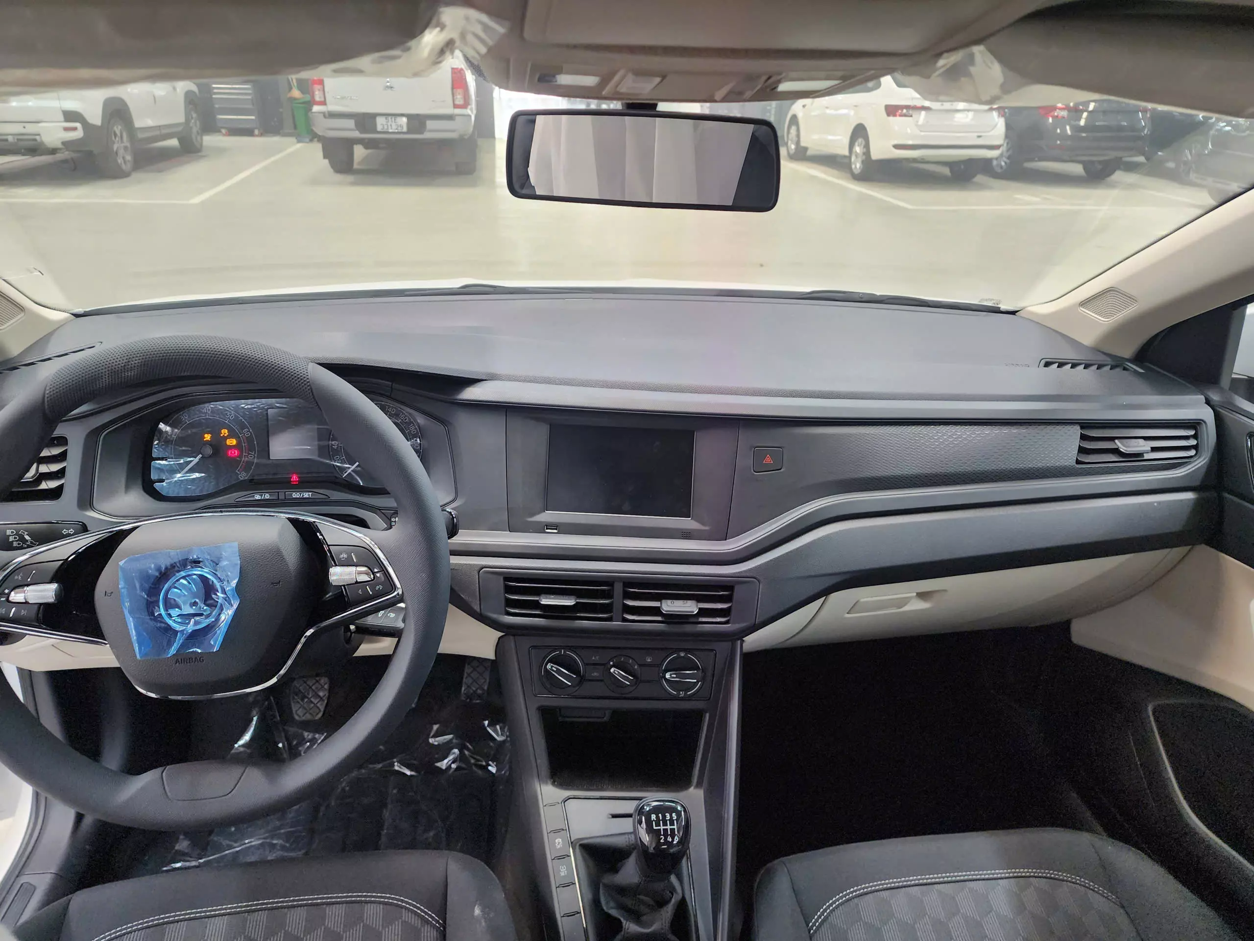 Chính chủ bán xe Slavia số sàn sx năm 2025-2