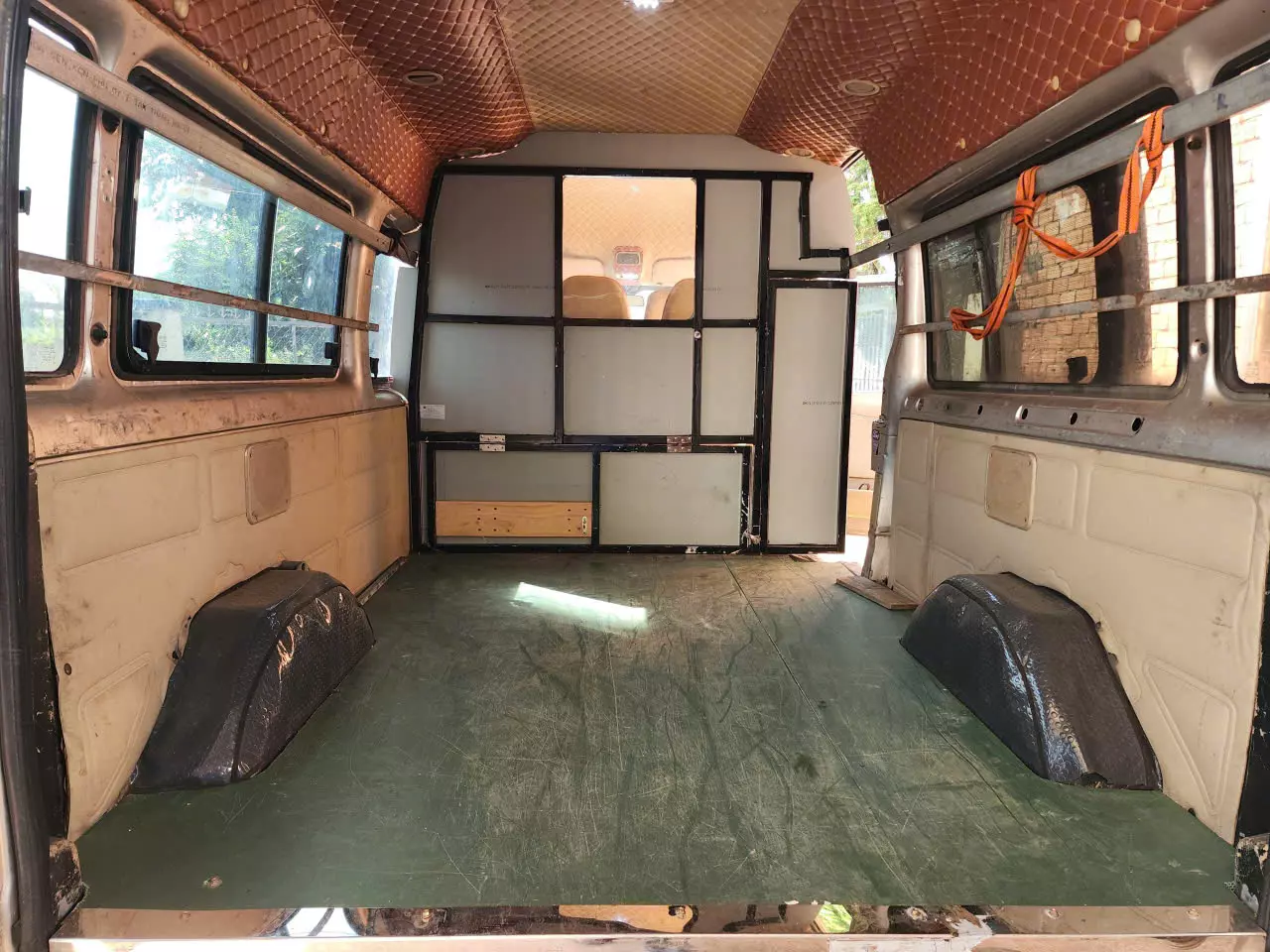 Bán Ford Transit Van 6 Chỗ – Đời 2015-3