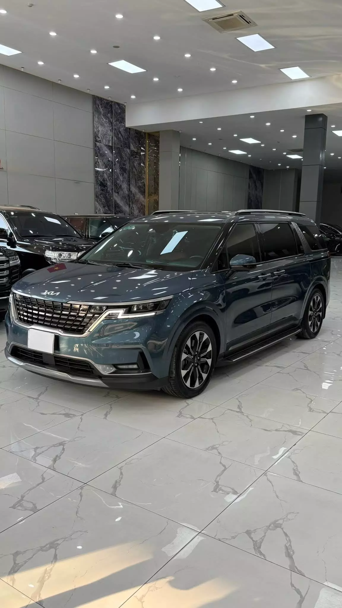 Bán KIA Canival Signature 7 chỗ, sản xuất 2022 chạy ít. Xe cực mới.-2