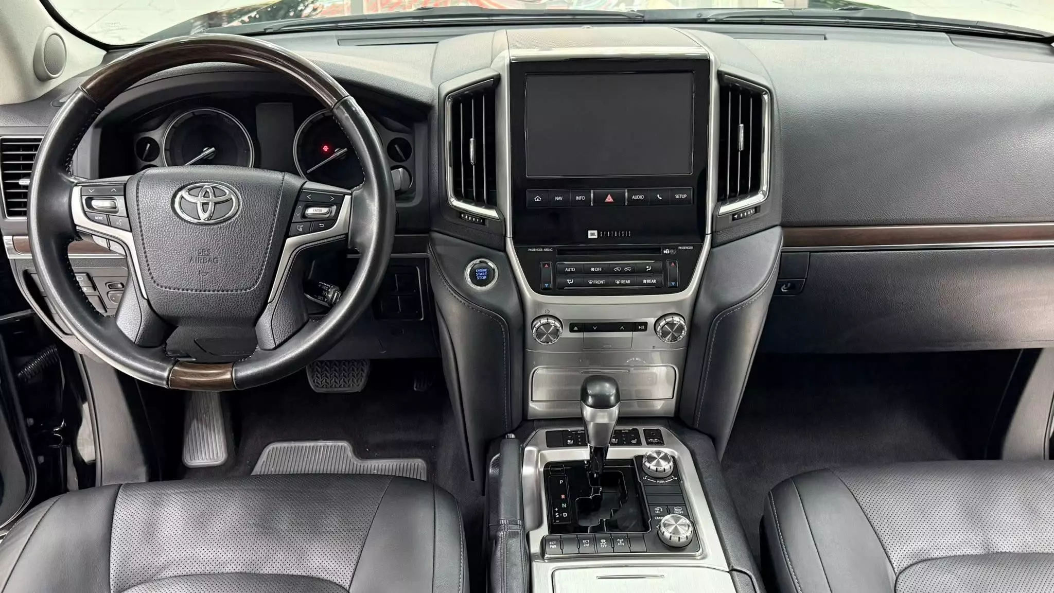 Bán Toyota Land Cruiser 4.6 V8 sản xuất 2019. Xe cực mới.-8