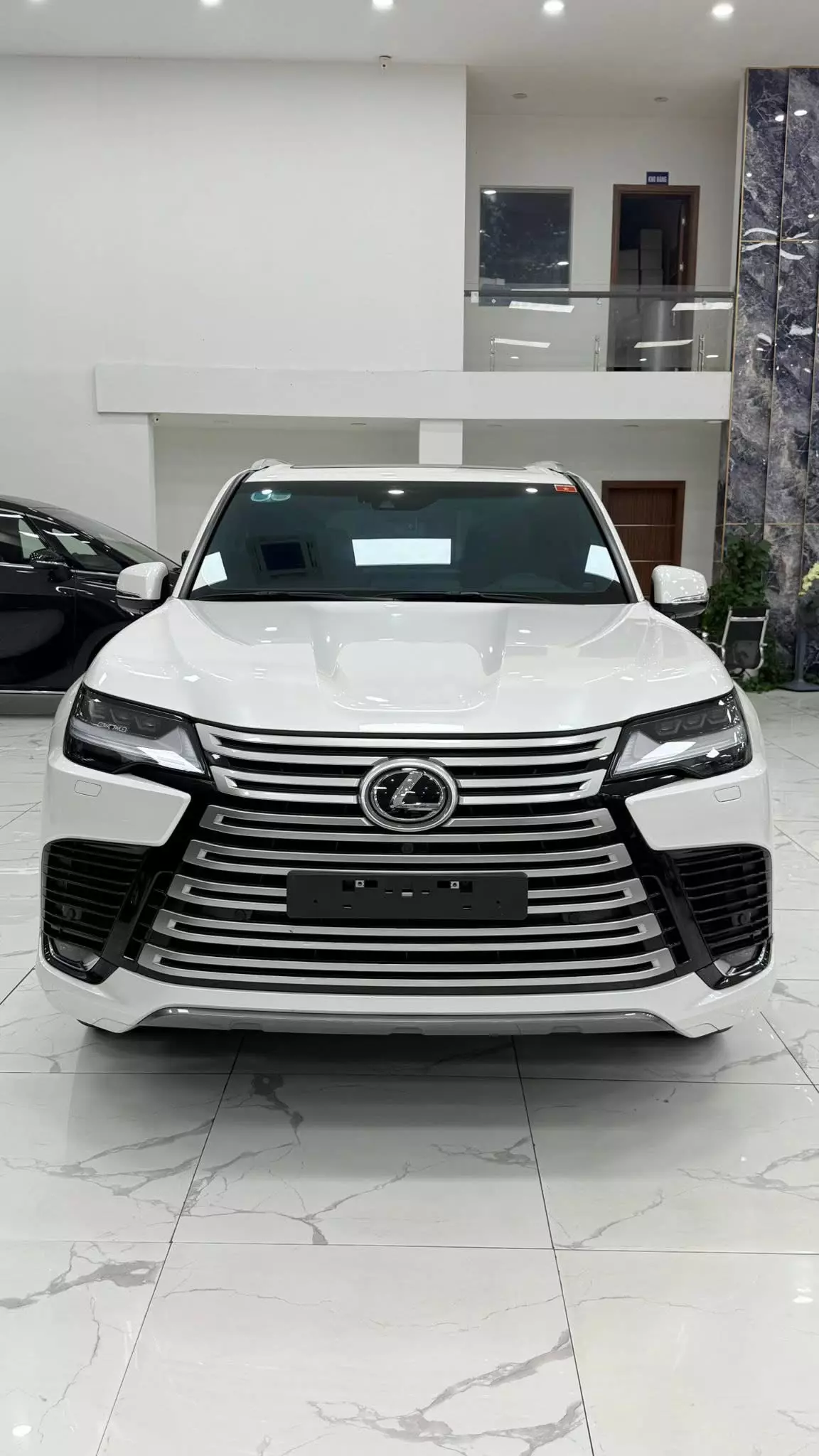 Bán Lexus LX600 7 chỗ sản xuất 2023 Siêu lướt.-0