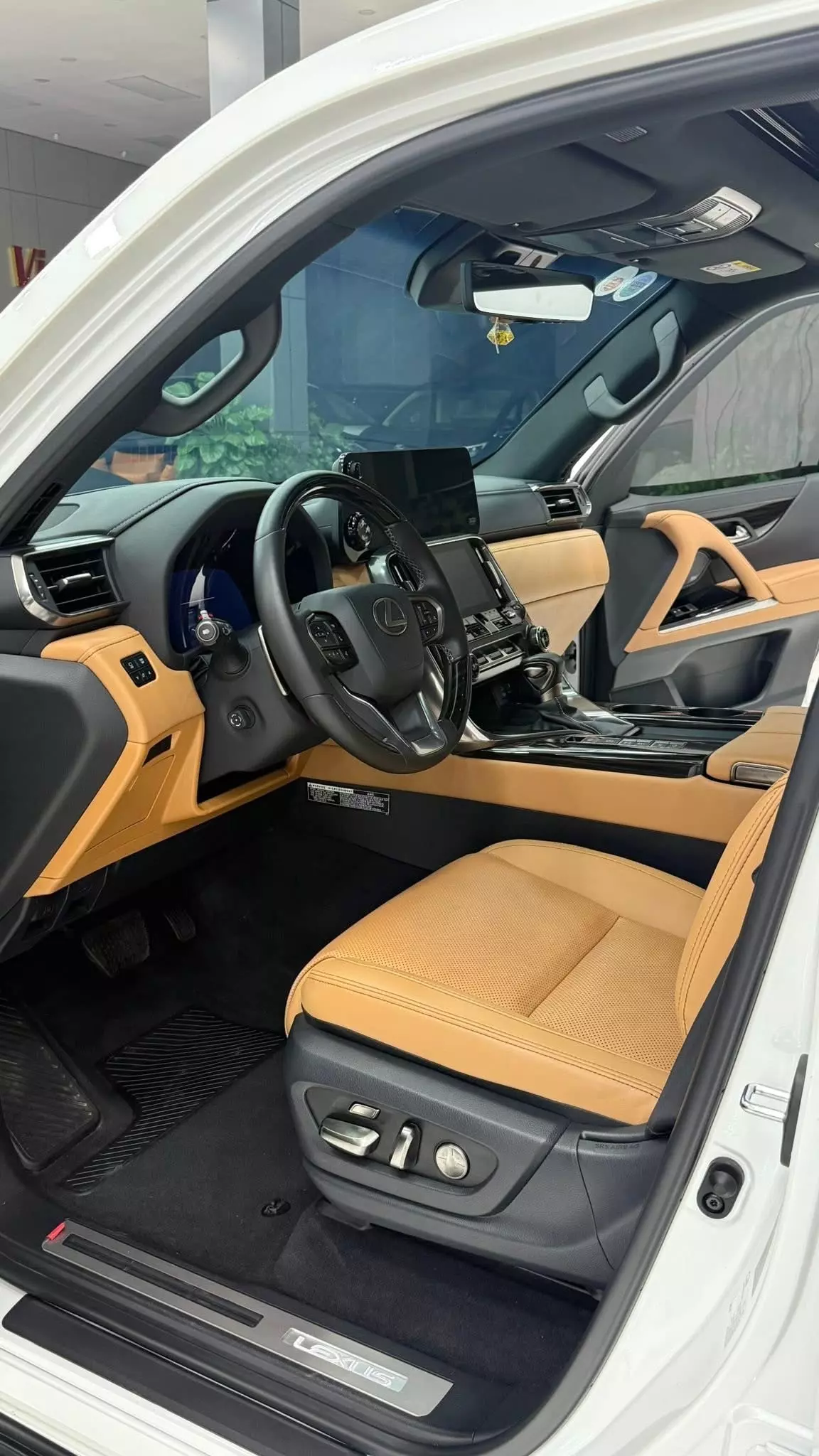 Bán Lexus LX600 7 chỗ sản xuất 2023 Siêu lướt.-4