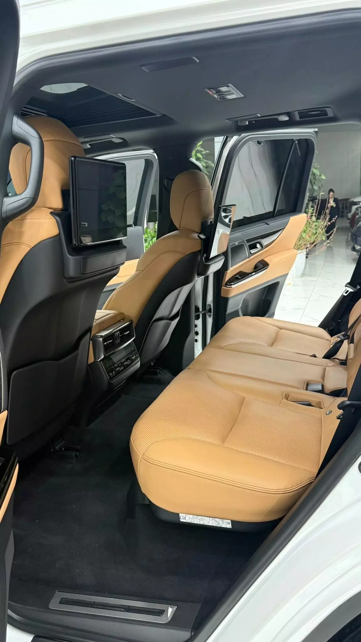 Bán Lexus LX600 7 chỗ sản xuất 2023 Siêu lướt.-6