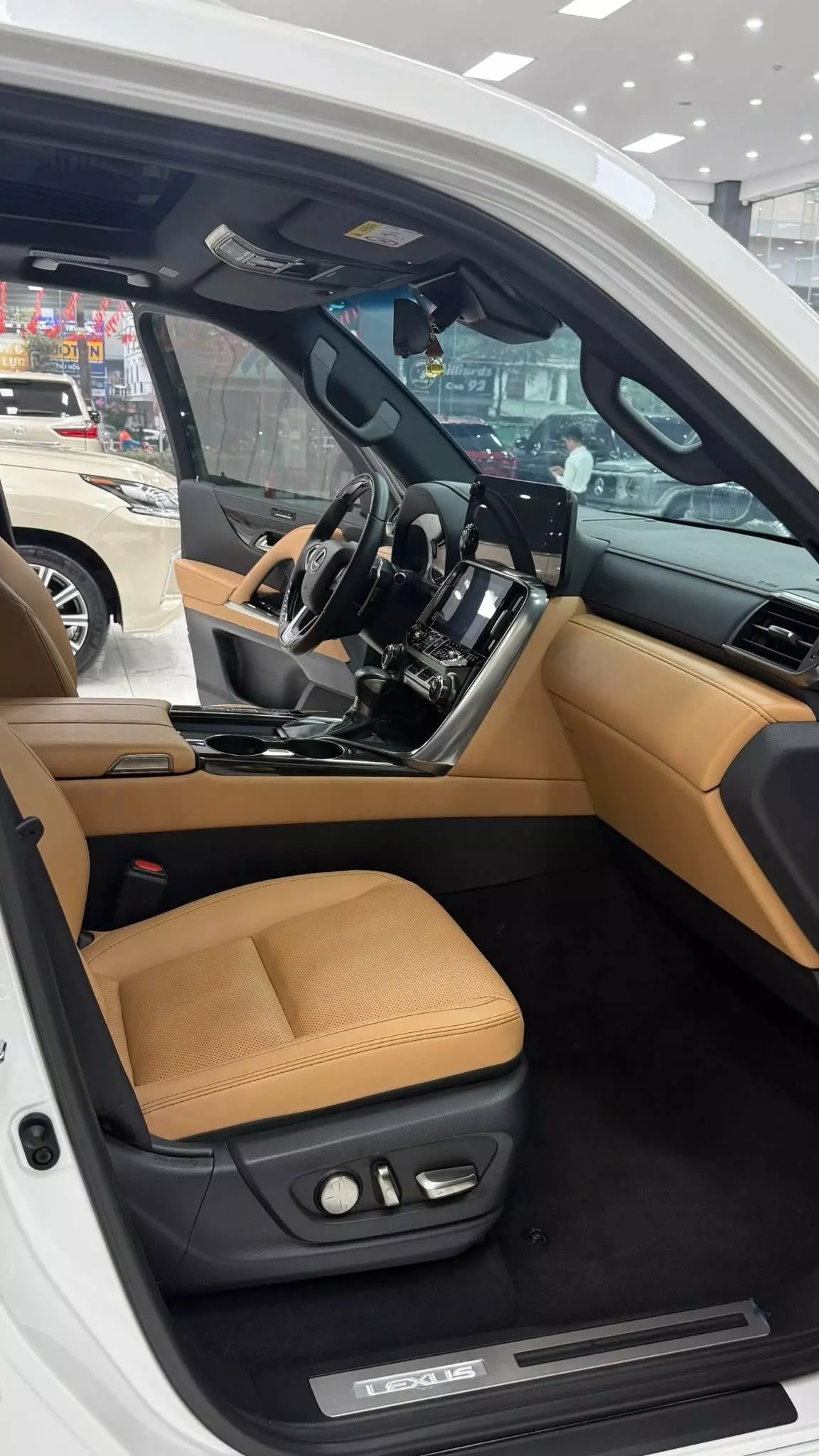 Bán Lexus LX600 7 chỗ sản xuất 2023 Siêu lướt.-8