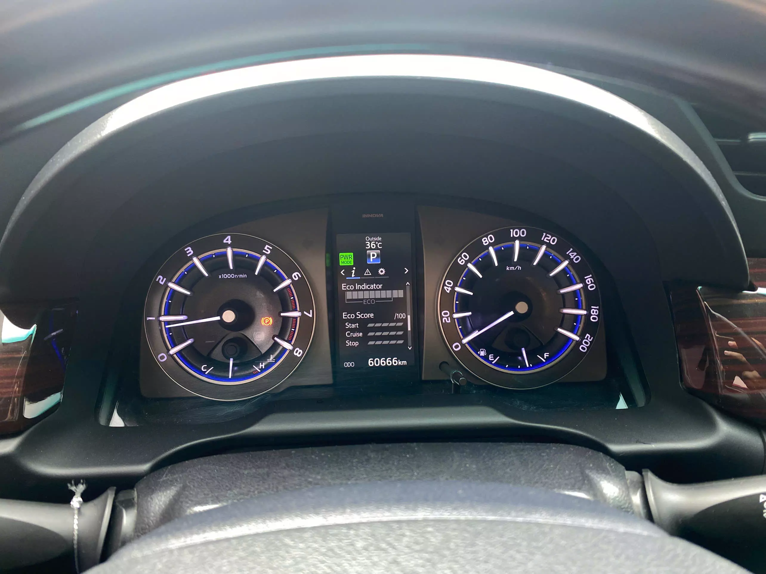 Toyota Innova Venturer 2019-13