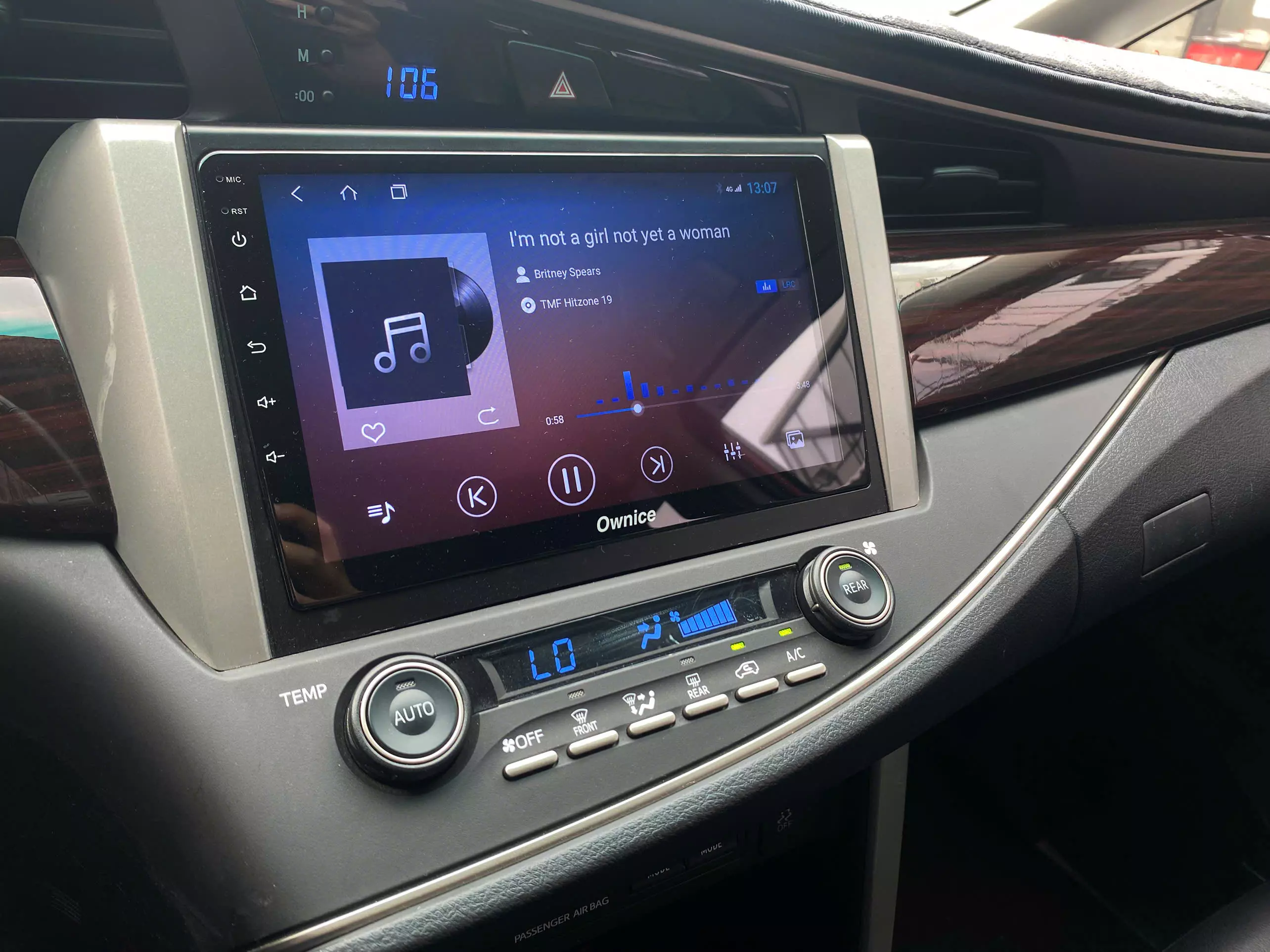 Toyota Innova Venturer 2019-14