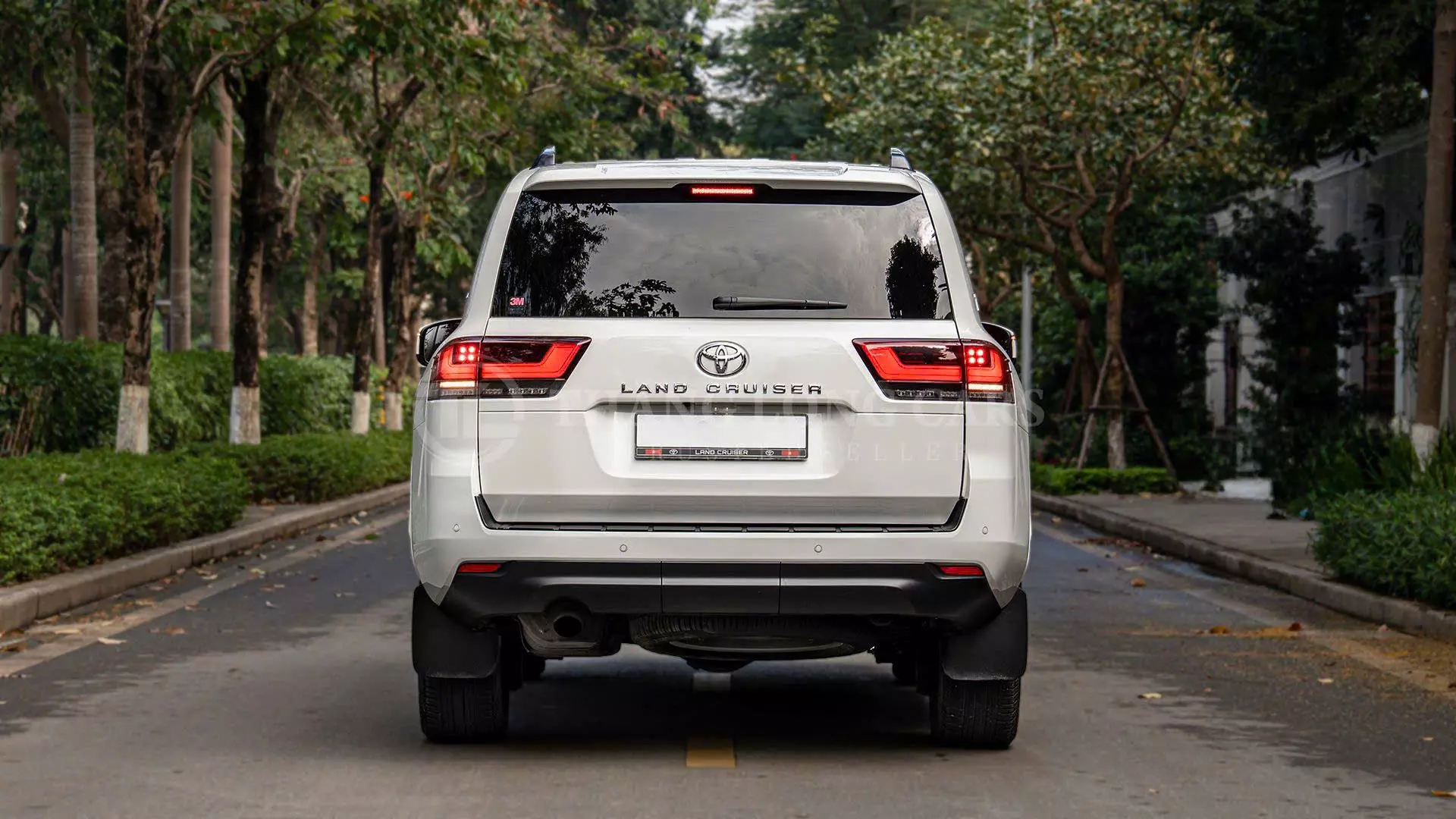 TOYOTA LAND CRUISER LC300 – TRẮNG/KEM ĐẲNG CẤP-5