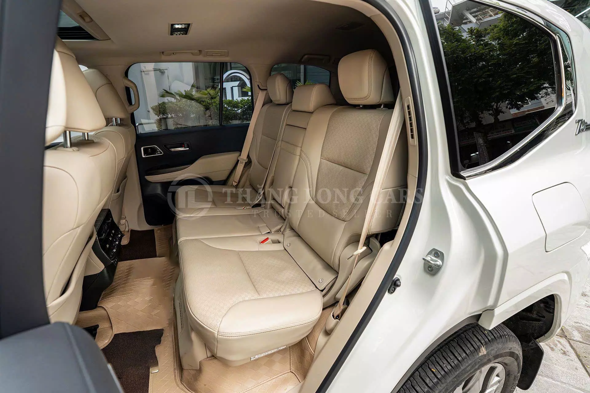 TOYOTA LAND CRUISER LC300 – TRẮNG/KEM ĐẲNG CẤP-7