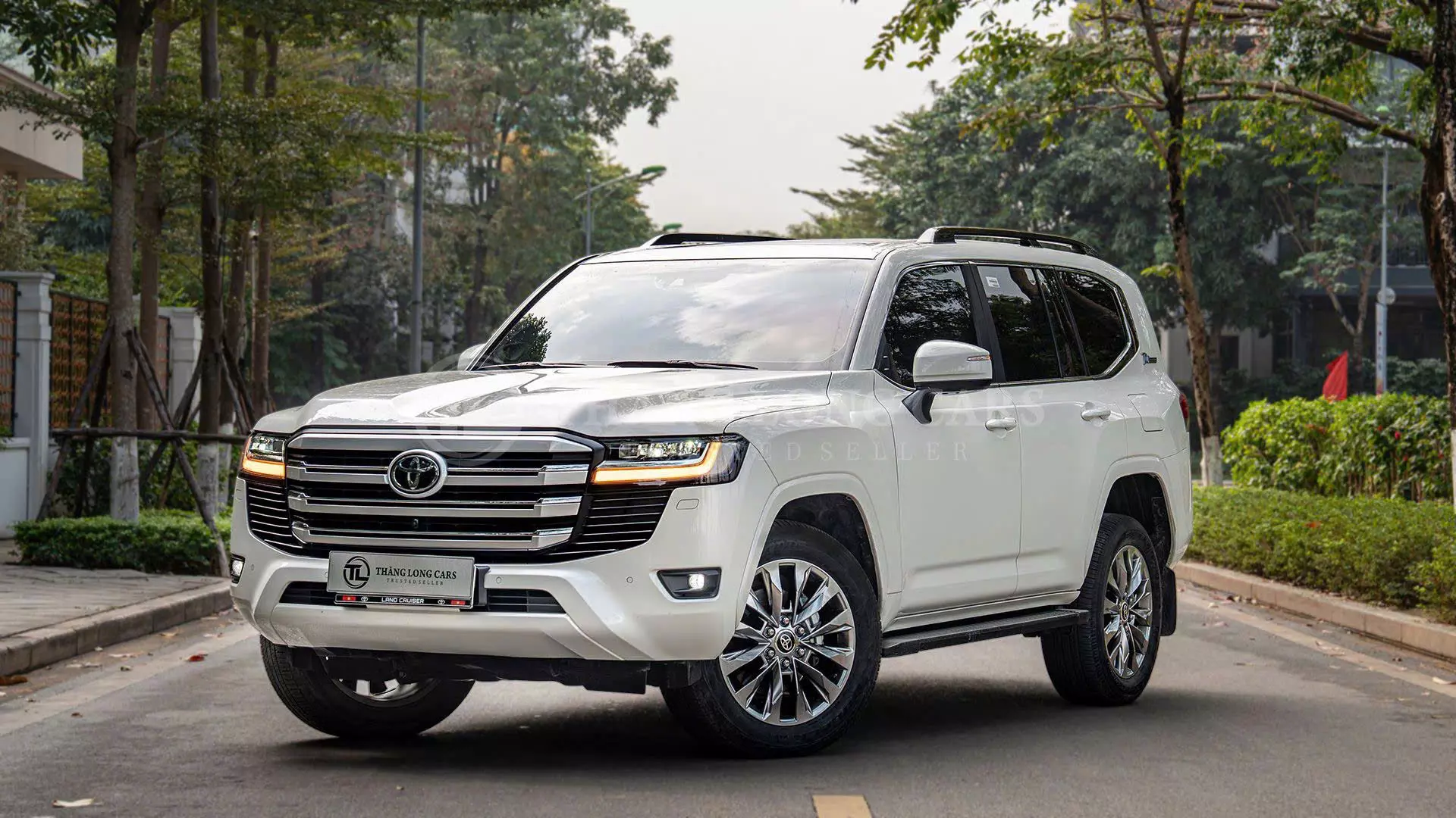 TOYOTA LAND CRUISER LC300 – TRẮNG/KEM ĐẲNG CẤP-9