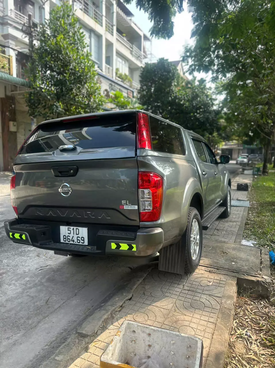 Xe Nissan Navara EL số tự động cuối 2024-5