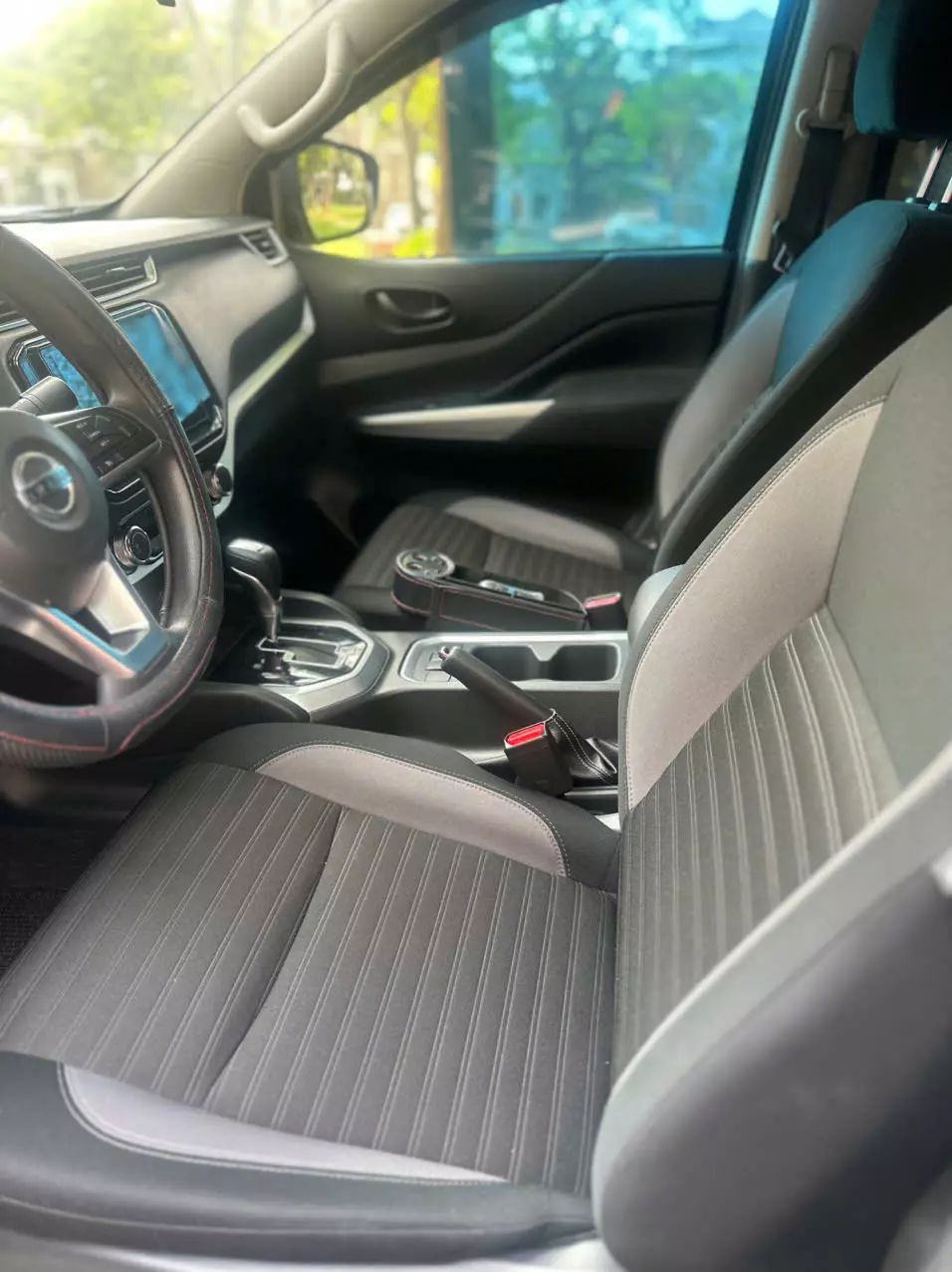 Xe Nissan Navara EL số tự động cuối 2024-4