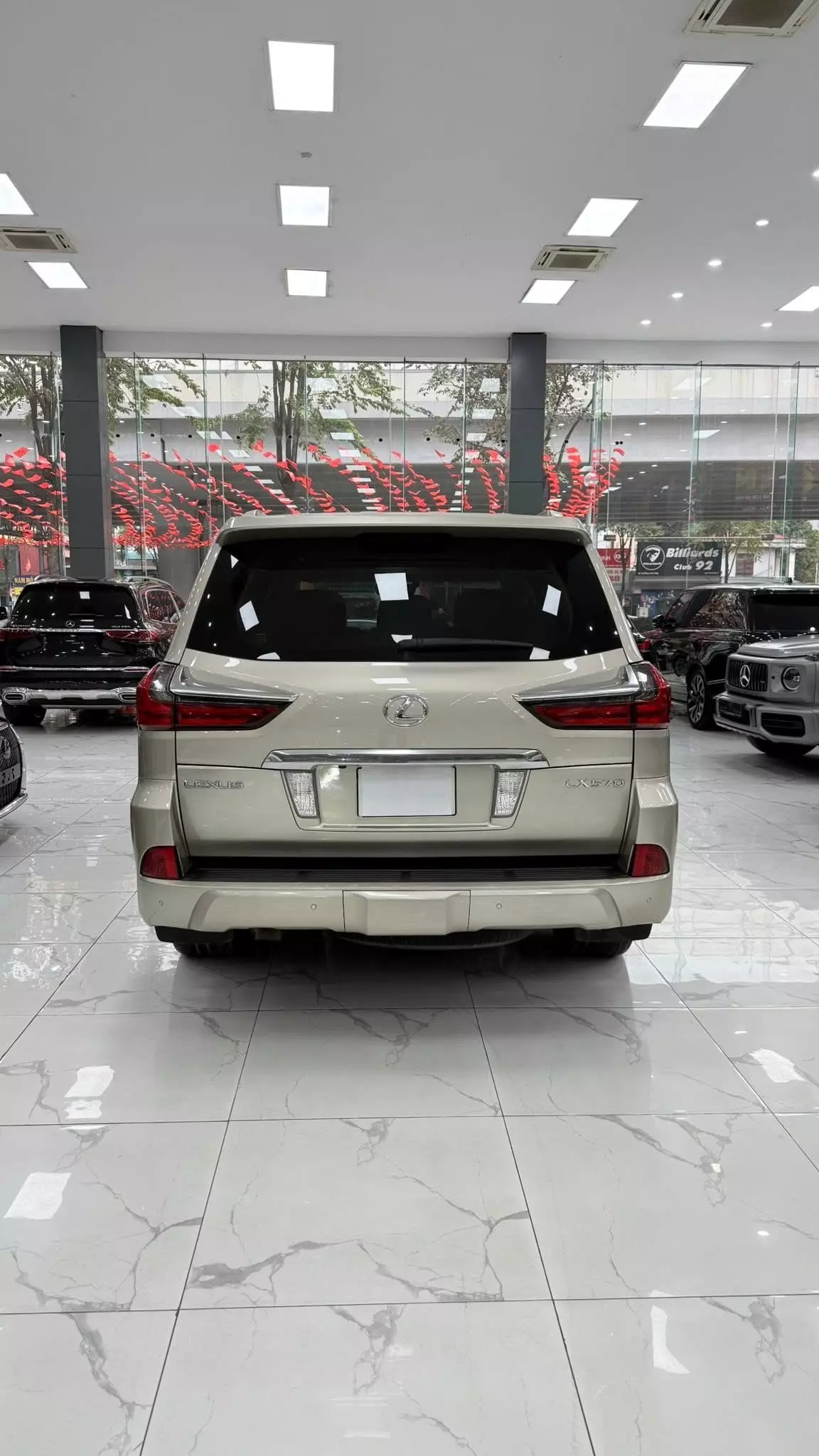 Bán Lexus LX570 sản xuất 2016 màu vàng cát.-4