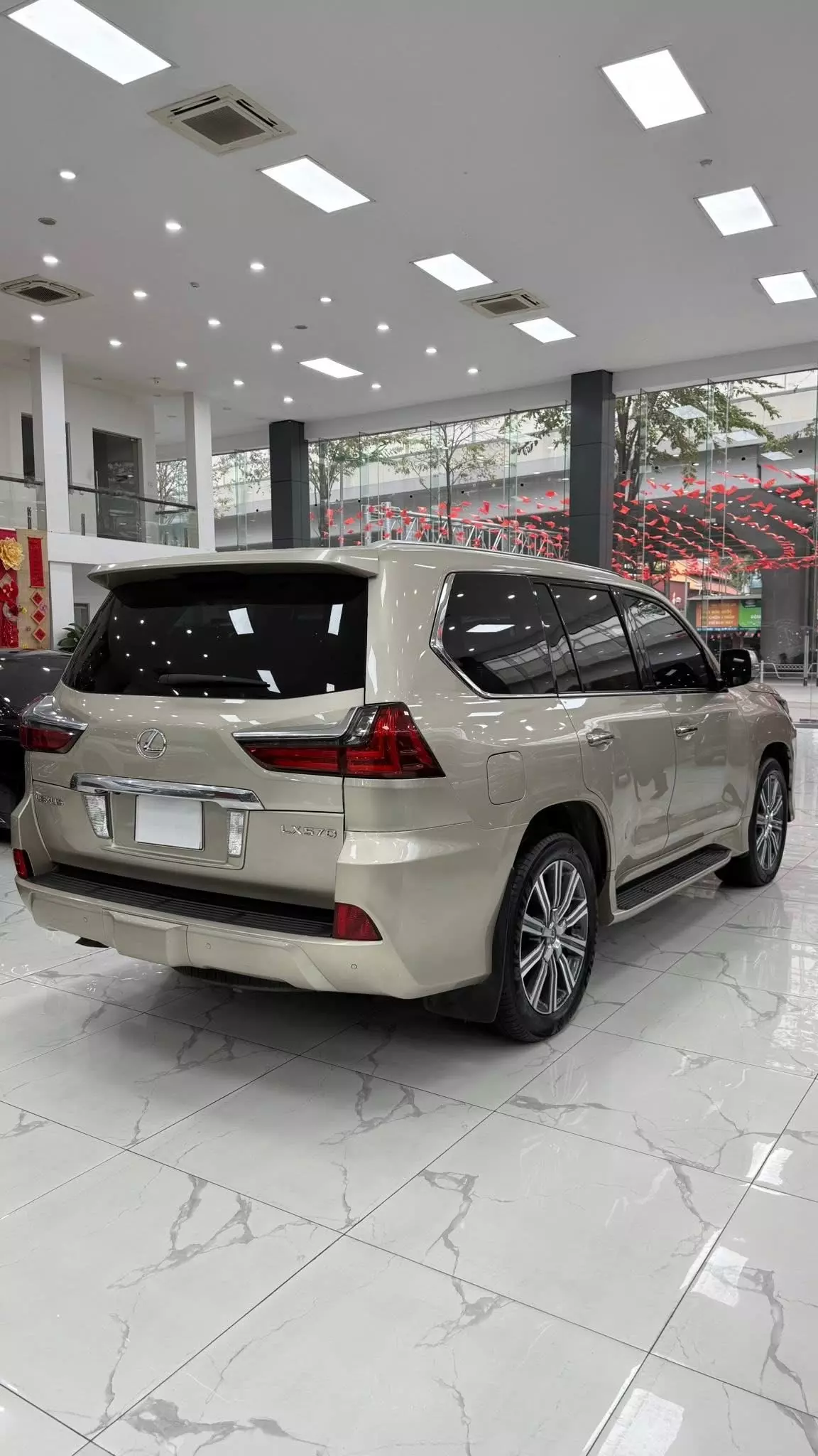 Bán Lexus LX570 sản xuất 2016 màu vàng cát.-5