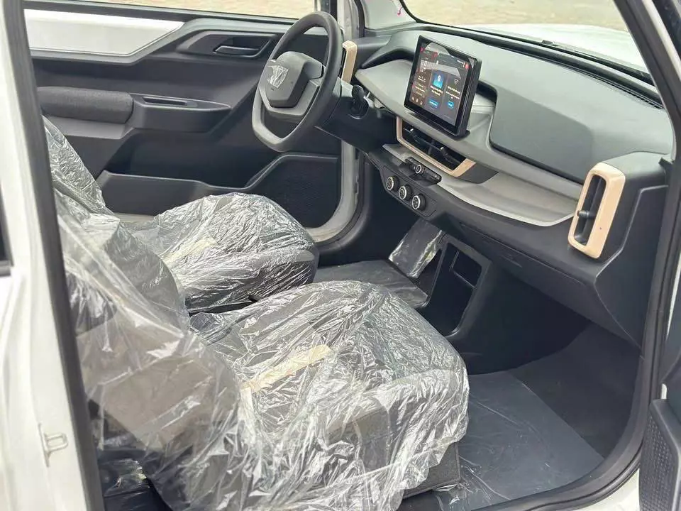 Bán VinFast VF3 New 2025 – Chỉ 255 triệu, bao ra biển Nhiên liệu: Xe điện 100%, mua đứt pin Số chỗ: 4 chỗ ngồi Xe sản xu-3