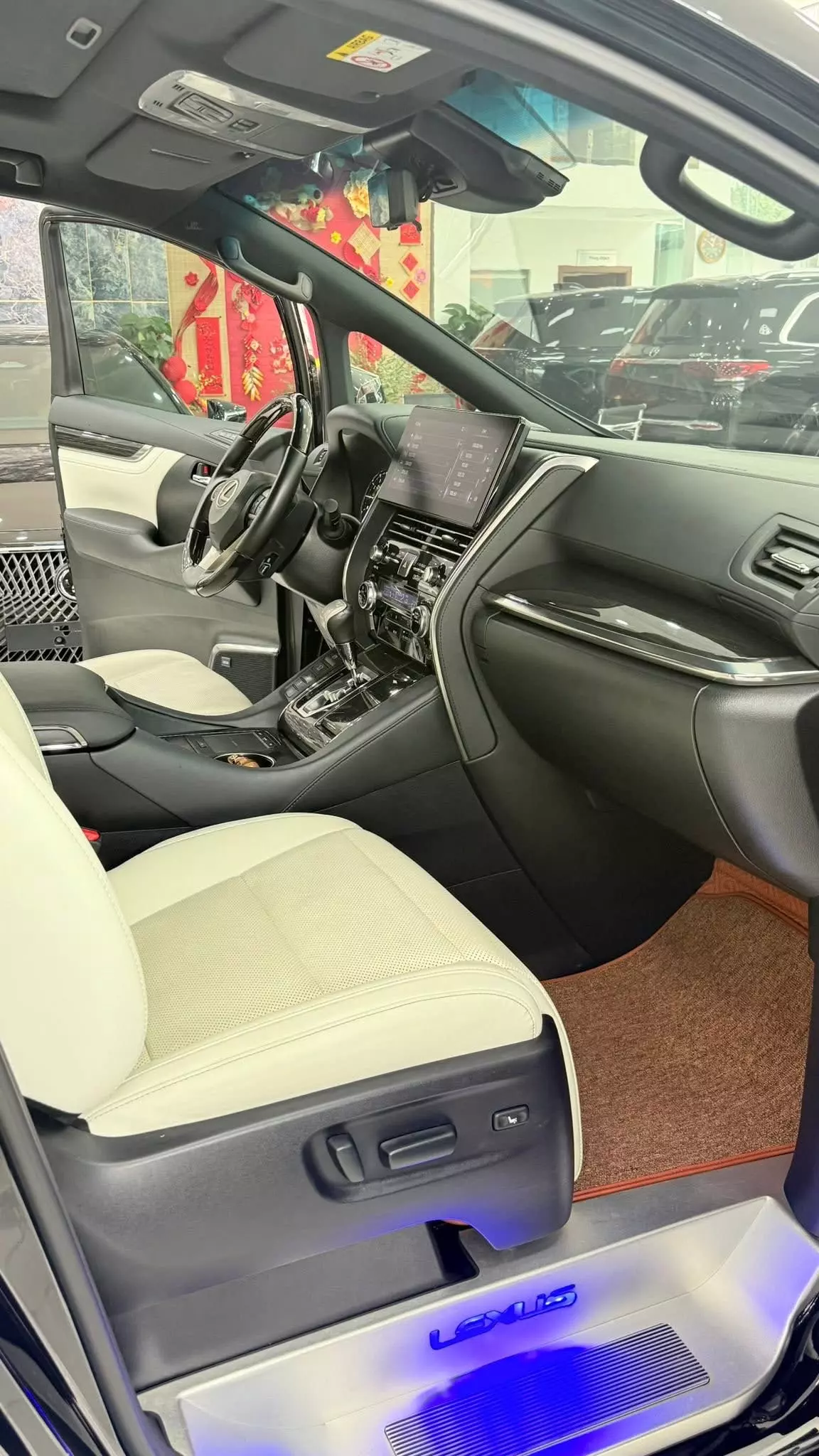 Bán Lexus LM350 sản xuất 2021. Xe cực đẹp.-9