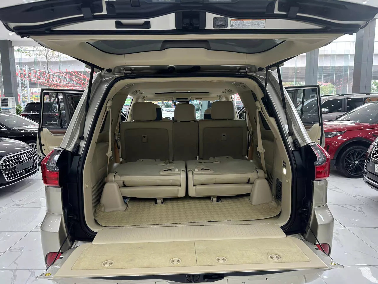 Cần bán Lexus LX 570 2019, màu vàng, nhập khẩu Mỹ -9