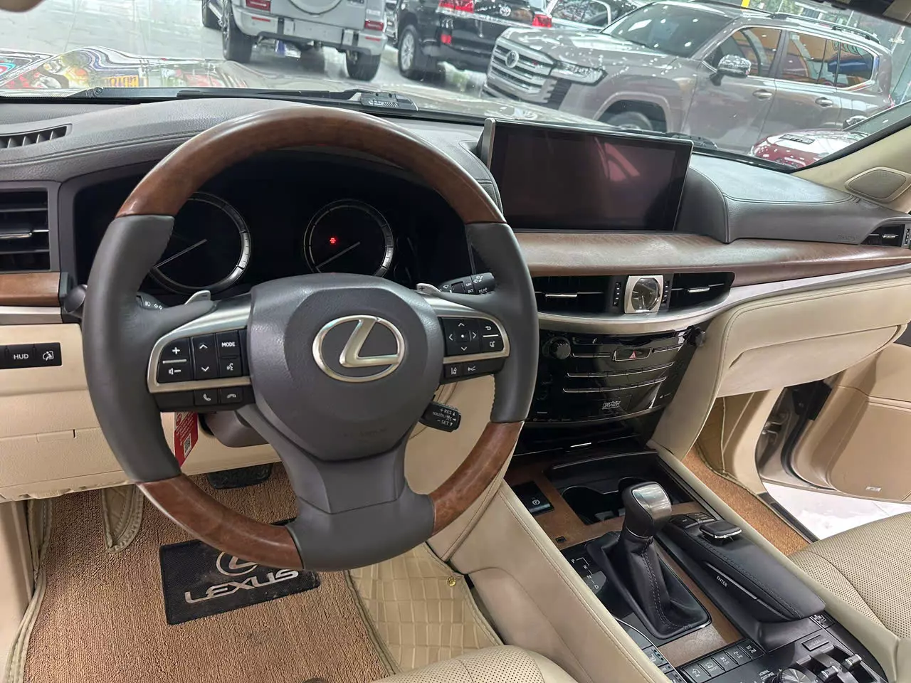 Cần bán Lexus LX 570 2019, màu vàng, nhập khẩu Mỹ -13