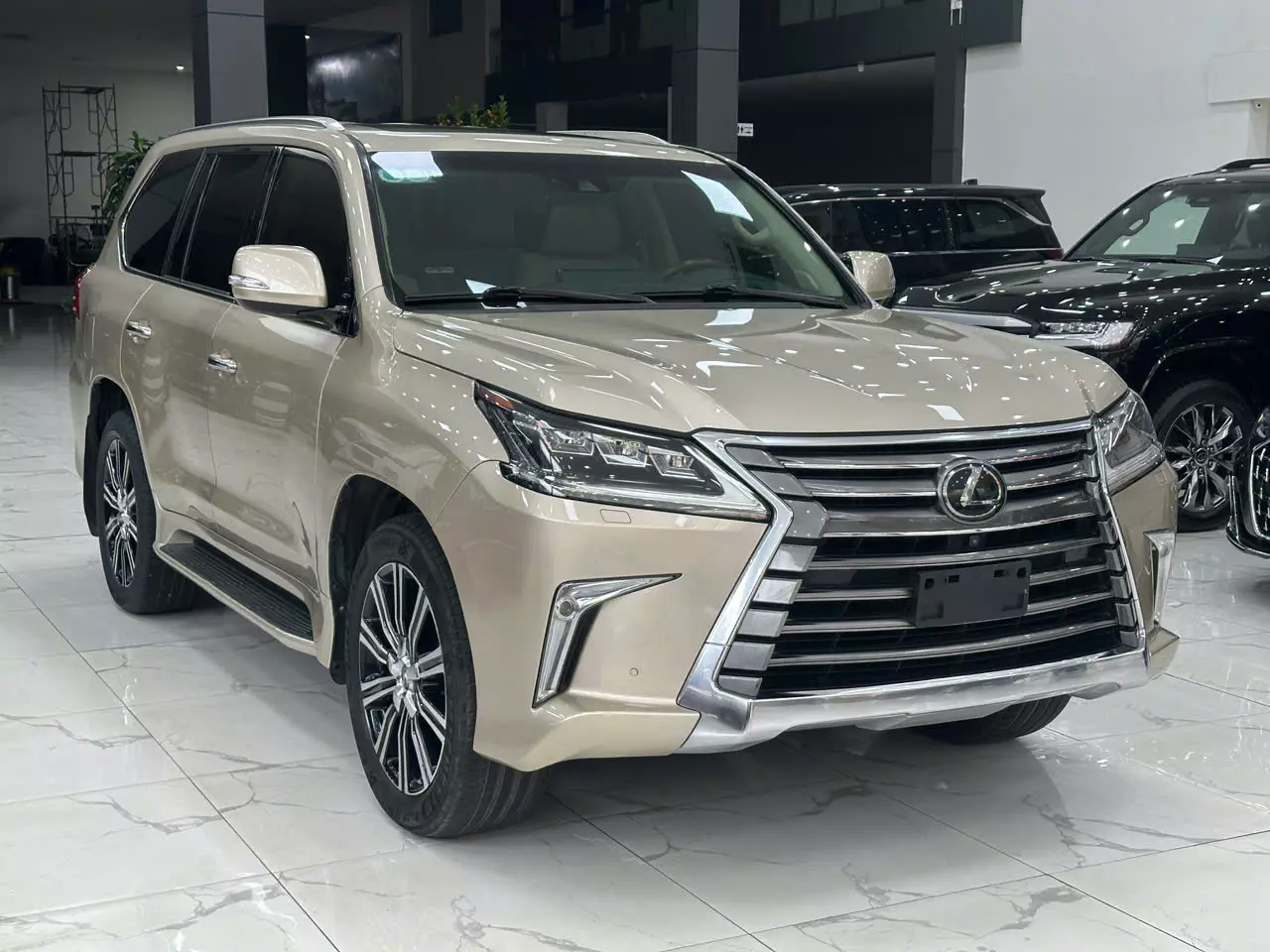 Lexus LX570 Xuất Mỹ Xe Sản Xuất Năm 2019 -1
