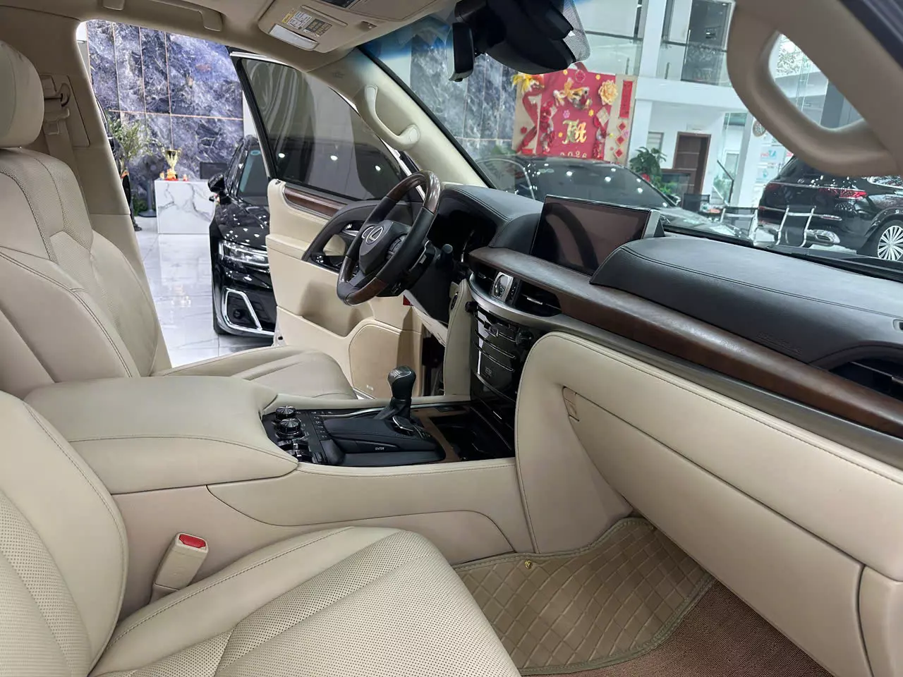 Lexus LX570 Xuất Mỹ Xe Sản Xuất Năm 2019 -7