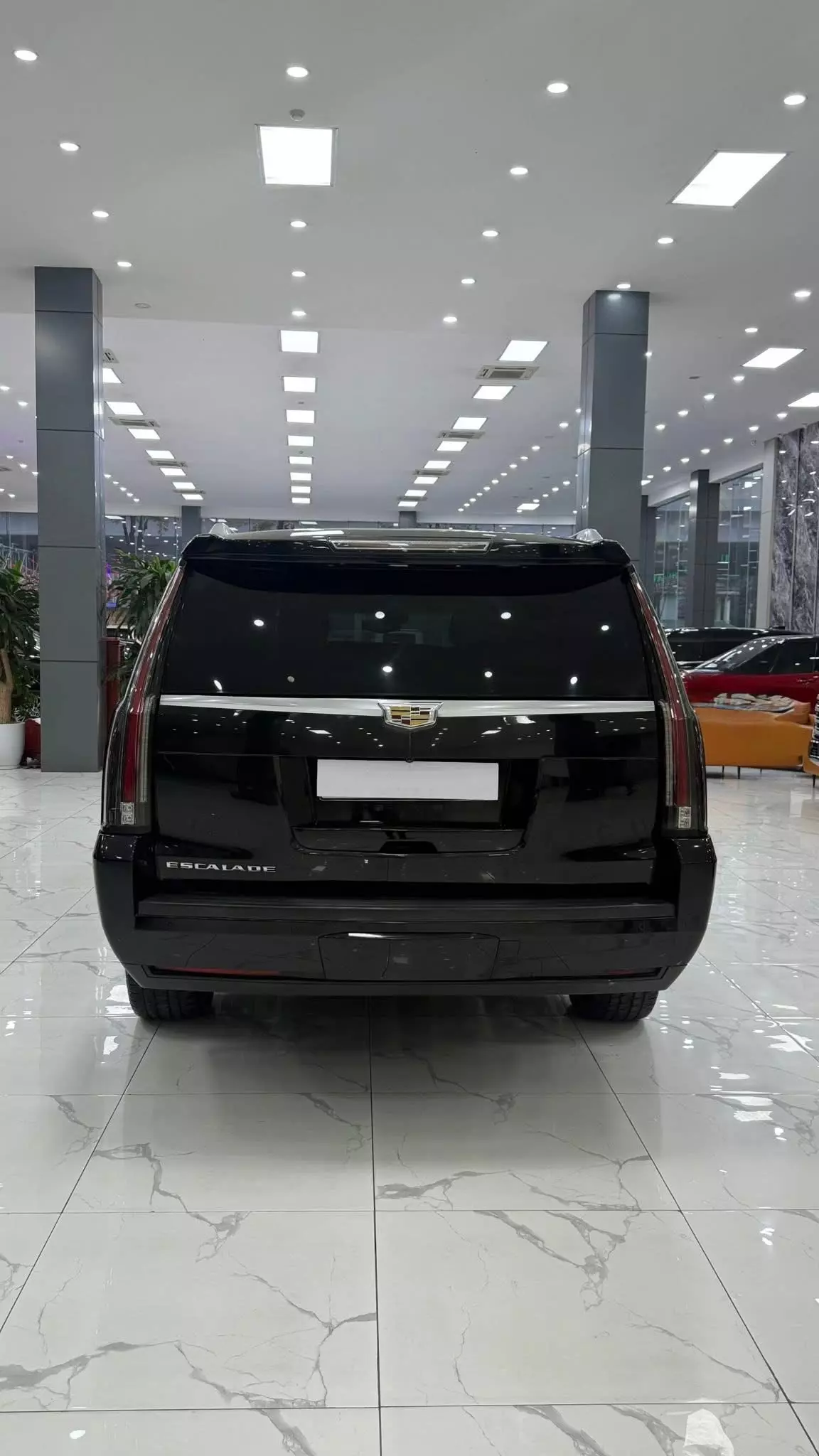Bán CADILLAC ESCALADE 6.2 Platinum sản xuất 2016.-3