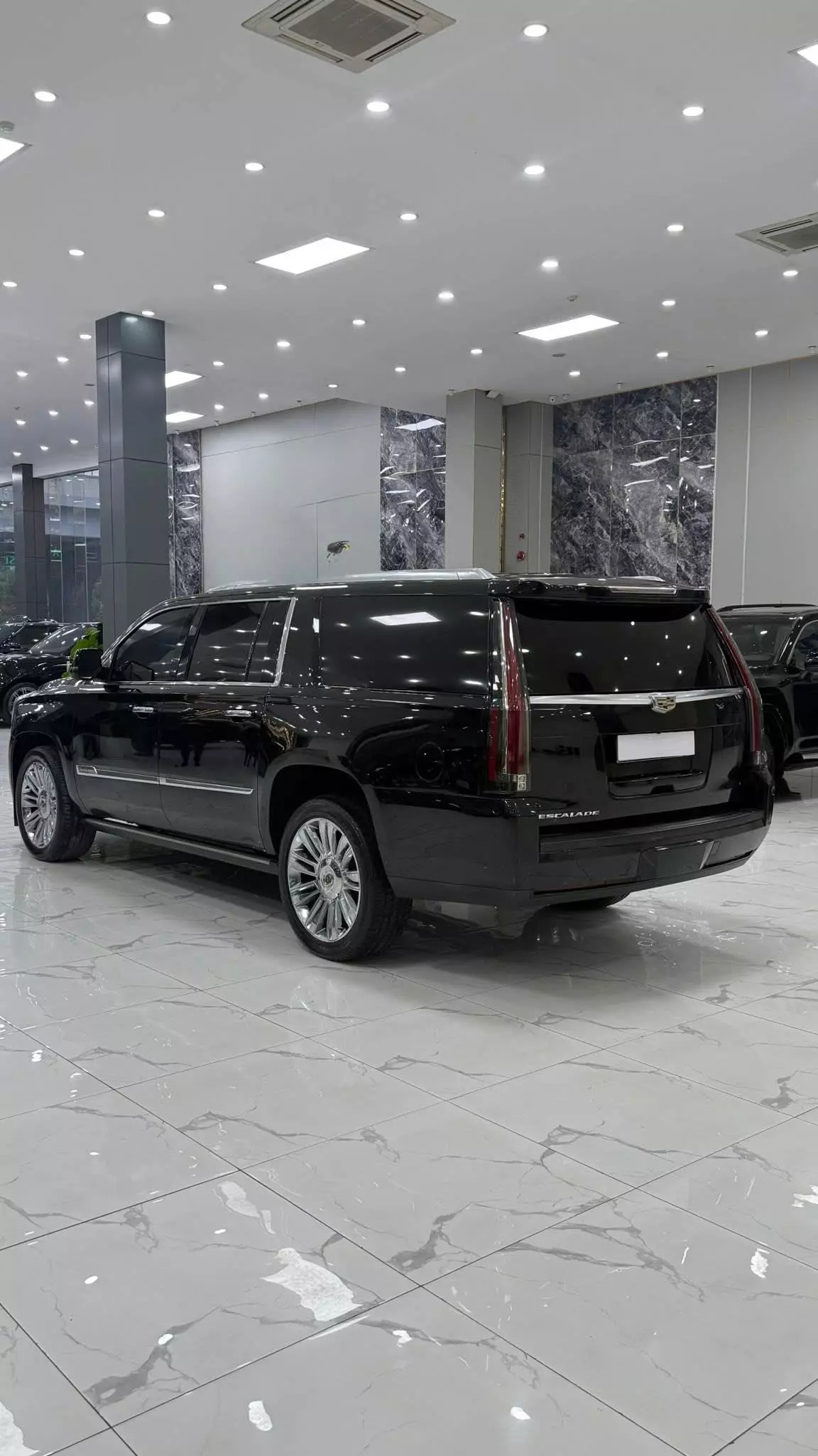 Bán CADILLAC ESCALADE 6.2 Platinum sản xuất 2016.-4