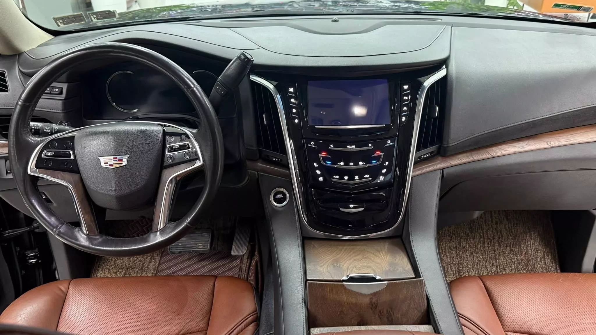 Bán CADILLAC ESCALADE 6.2 Platinum sản xuất 2016.-7