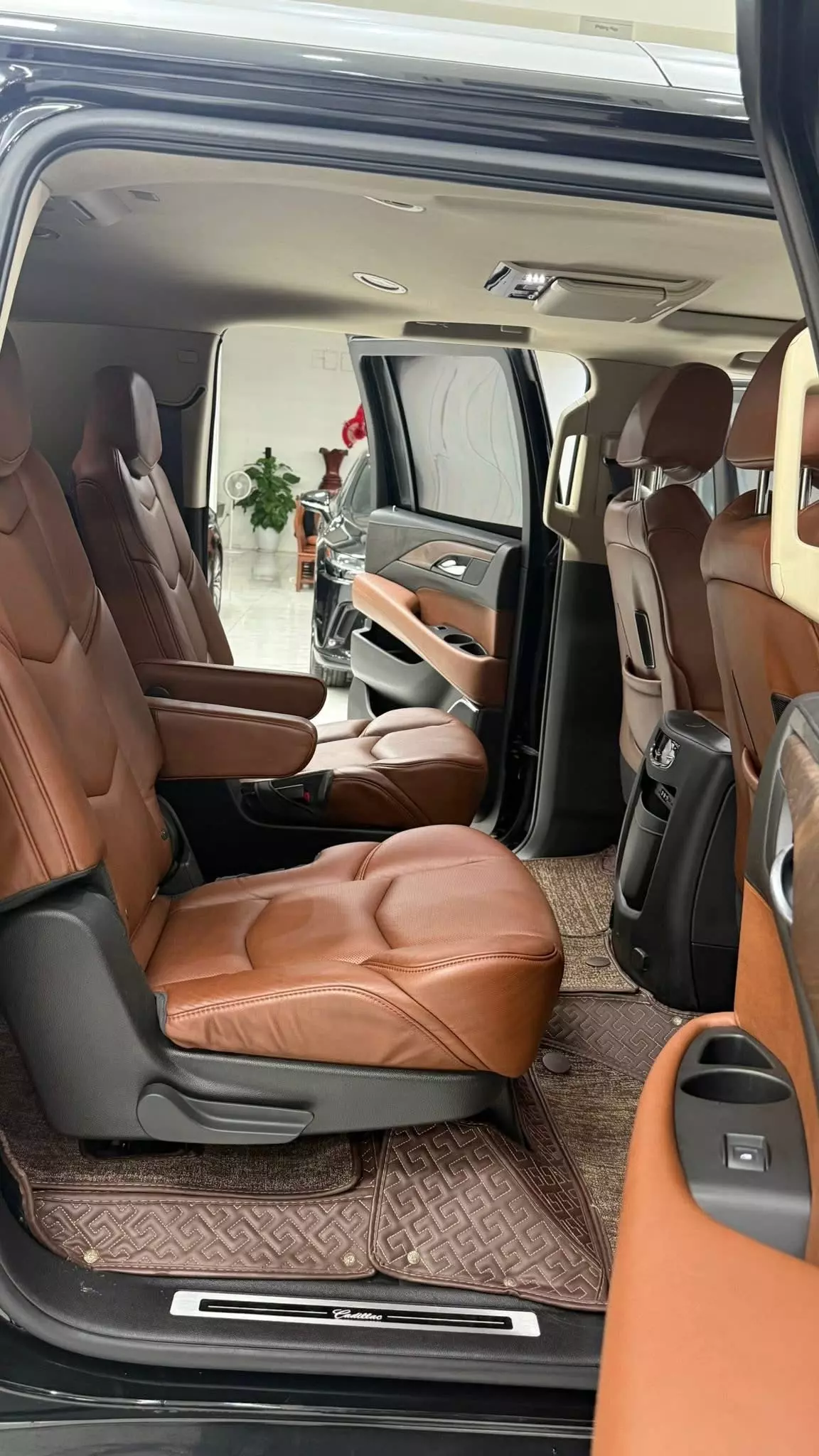 Bán CADILLAC ESCALADE 6.2 Platinum sản xuất 2016.-10
