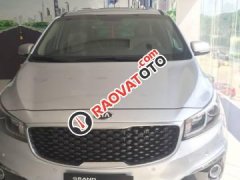 Bán Kia Sedona DATH đời 2016, màu bạc