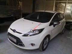 Cần bán Ford Fiesta đời 2013, màu trắng, nhập khẩu nguyên chiếc