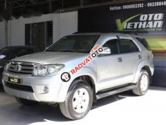 Bán Toyota Fortuner G 2.5MT đời 2009, màu bạc, giá tốt