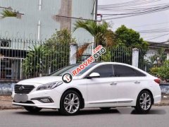 Bán xe Hyundai Sonata AT đời 2015, màu trắng chính chủ