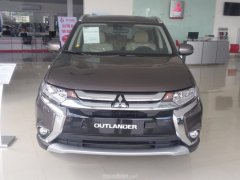 Bán xe Mitsubishi Outlander 2.0 CVT đời 2017, màu nâu, nhập khẩu chính hãng