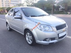 Cần bán gấp Chevrolet Aveo 1.5 MT đời 2016, màu bạc xe gia đình