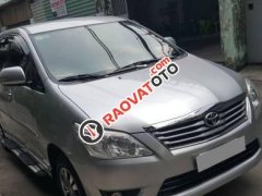 Bán xe Toyota Innova V năm 2014, màu bạc như mới