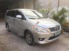 Cần bán gấp Toyota Innova V đời 2014, màu bạc, giá chỉ 585 triệu