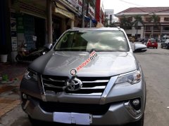 Bán Toyota Fortuner V 4x2 AT năm sản xuất 2016, màu bạc, nhập khẩu