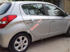 Bán Hyundai i20 AT sản xuất 2012, màu bạc, xe nhập  