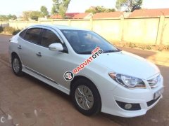 Cần bán lại xe Hyundai Avante MT đời 2012, màu trắng, 395 triệu