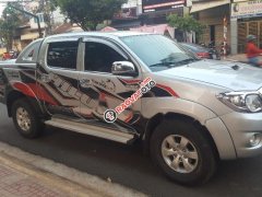 Cần bán lại xe Toyota Hilux 3.0G đời 2011, màu bạc, nhập khẩu