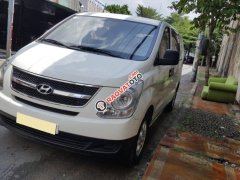 Cần bán xe Hyundai Starex 2.5MT 2014 máy xăng, màu trắng, nhập khẩu Hàn Quốc