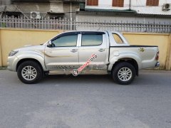 Bán Toyota Hilux sản xuất năm 2012, màu bạc, nhập khẩu 