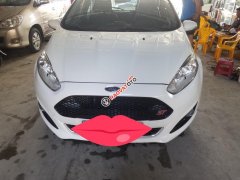 Cần bán Ford Fiesta S số tự động, đời 2015, màu trắng