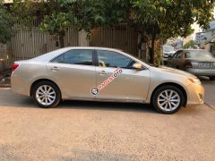 Bán Toyota Camry XLE năm sản xuất 2013, màu vàng cát, xe nhập xăng điện 400tr