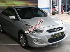 Bán ô tô Hyundai Accent blue 1.4AT đời 2013, màu bạc