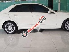 Bán Mercedes E300 năm 2012, màu trắng giá cạnh tranh